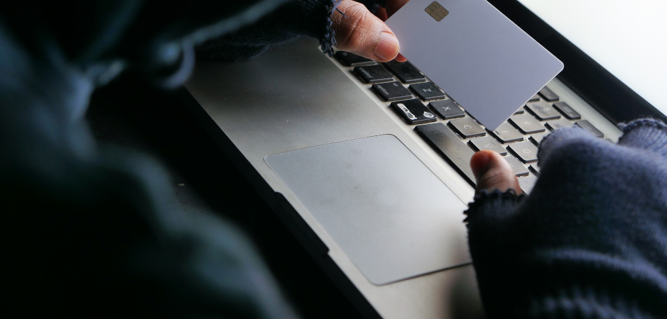 haker prima aprilis atak żart